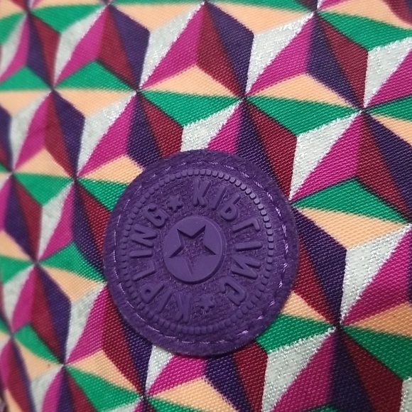 Super Cute Kipling Crossbody In Retired Kaleidoscope Triangle Pattern - Picture 4 of 12